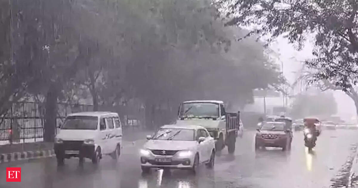 Delhi receives rain on Holi