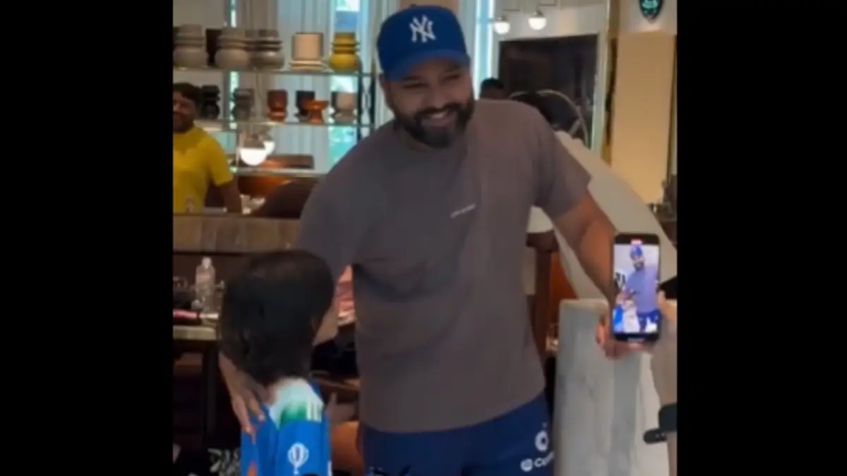 Rohit Sharma’s Heartwarming Gesture Towards Little MI Fan in Ahmedabad Ahead of IPL 2025 Game vs GT; Watch Viral Video