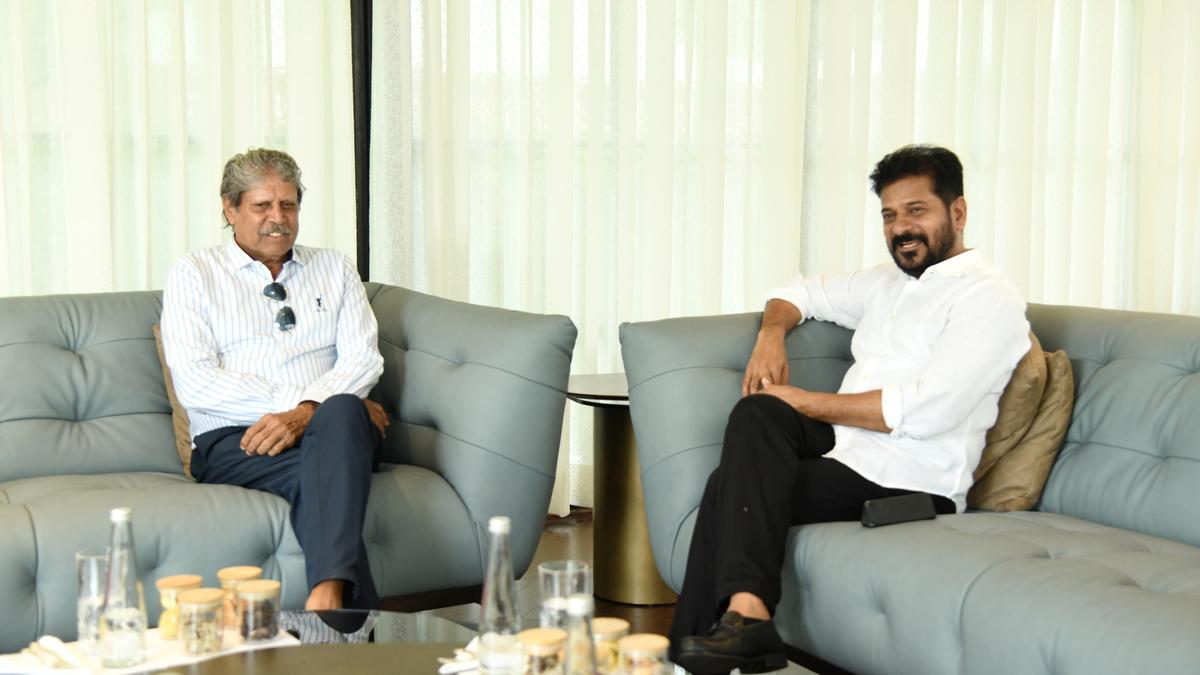 kapil-dev-expresses-interest-in-partnering-with-telangana-to-transform-sports-ecosystem