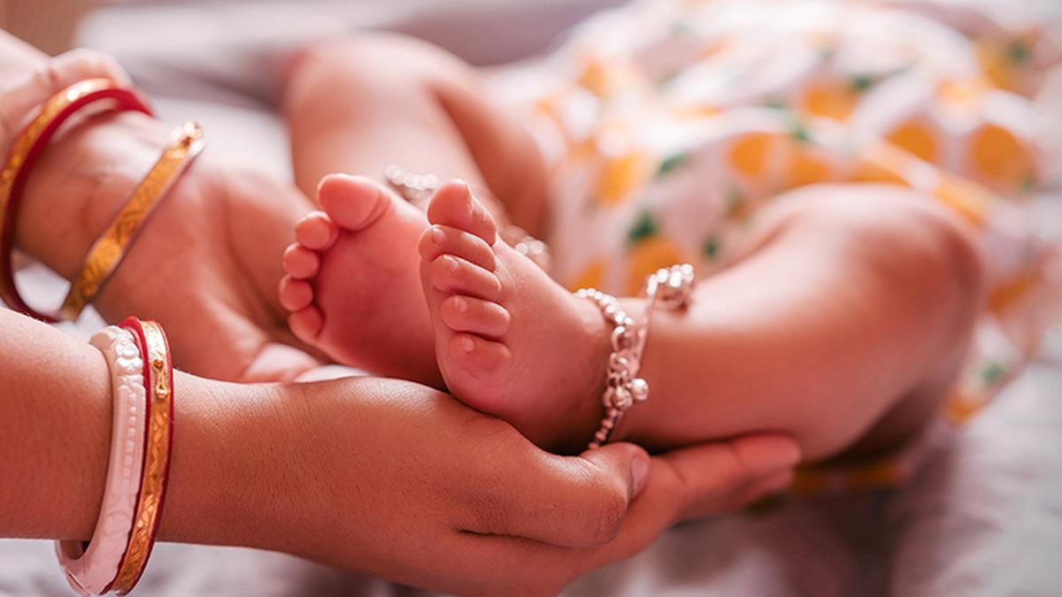 25-year-old-bengaluru-woman-drowns-newborn-in-cauldron,-post-partum-depression-suspected