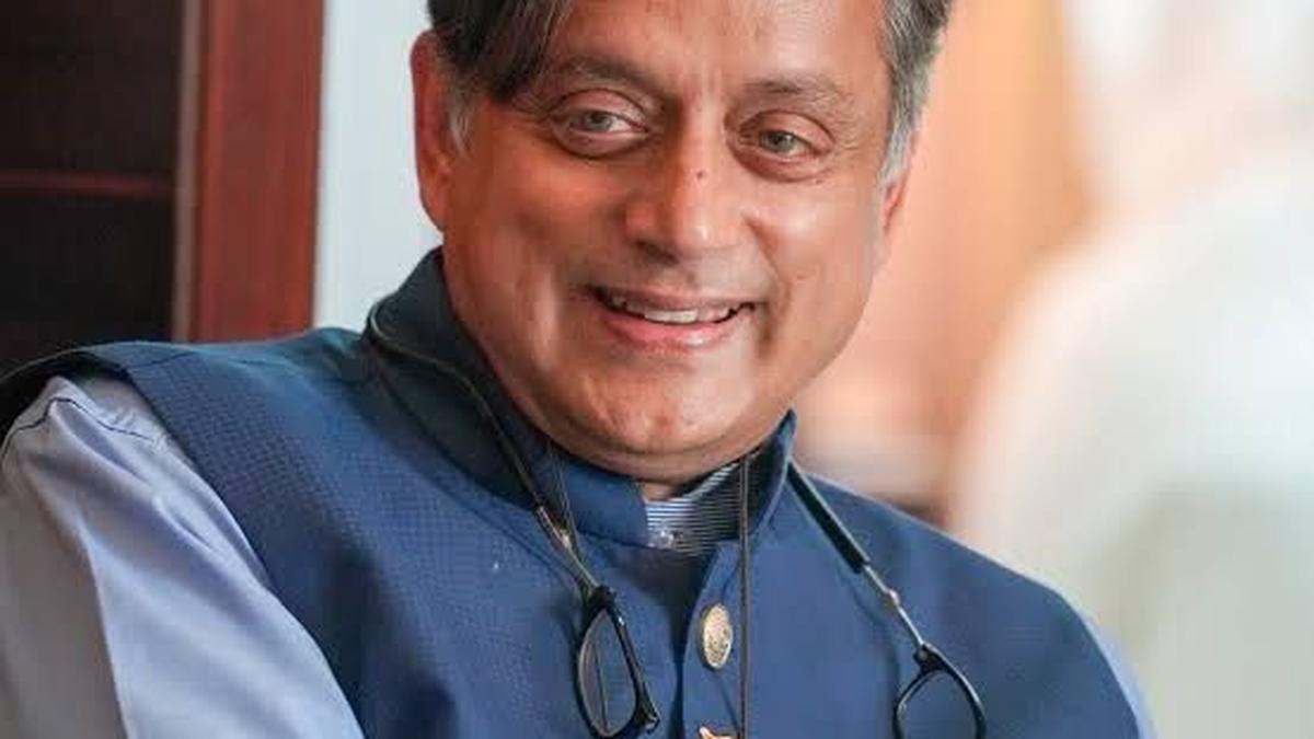 shashi-tharoor,-diabetologist-banshi-saboo-win-21st-p.-kesavadev-awards