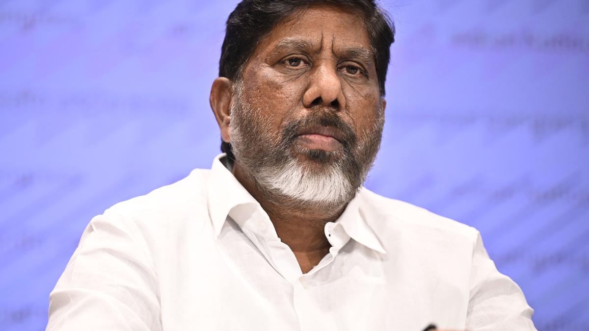 bjp-should-apologise-to-people-for-appointing-vemula-suicide-accused-as-its-telangana-chief:-congress