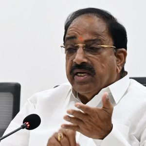 agriculture-minister-criticises-centre-for-lacking-foresight-which-resulted-in-shortage-of-urea  