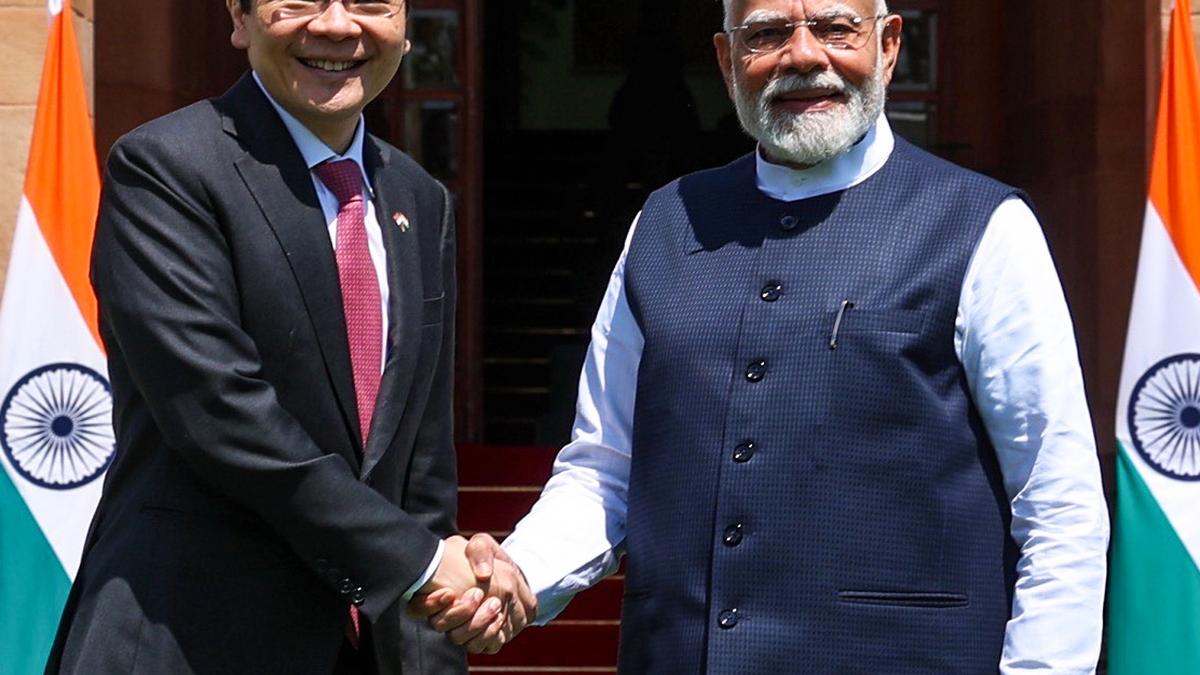 india-singapore-relations-go-far-beyond-diplomacy:-pm-modi