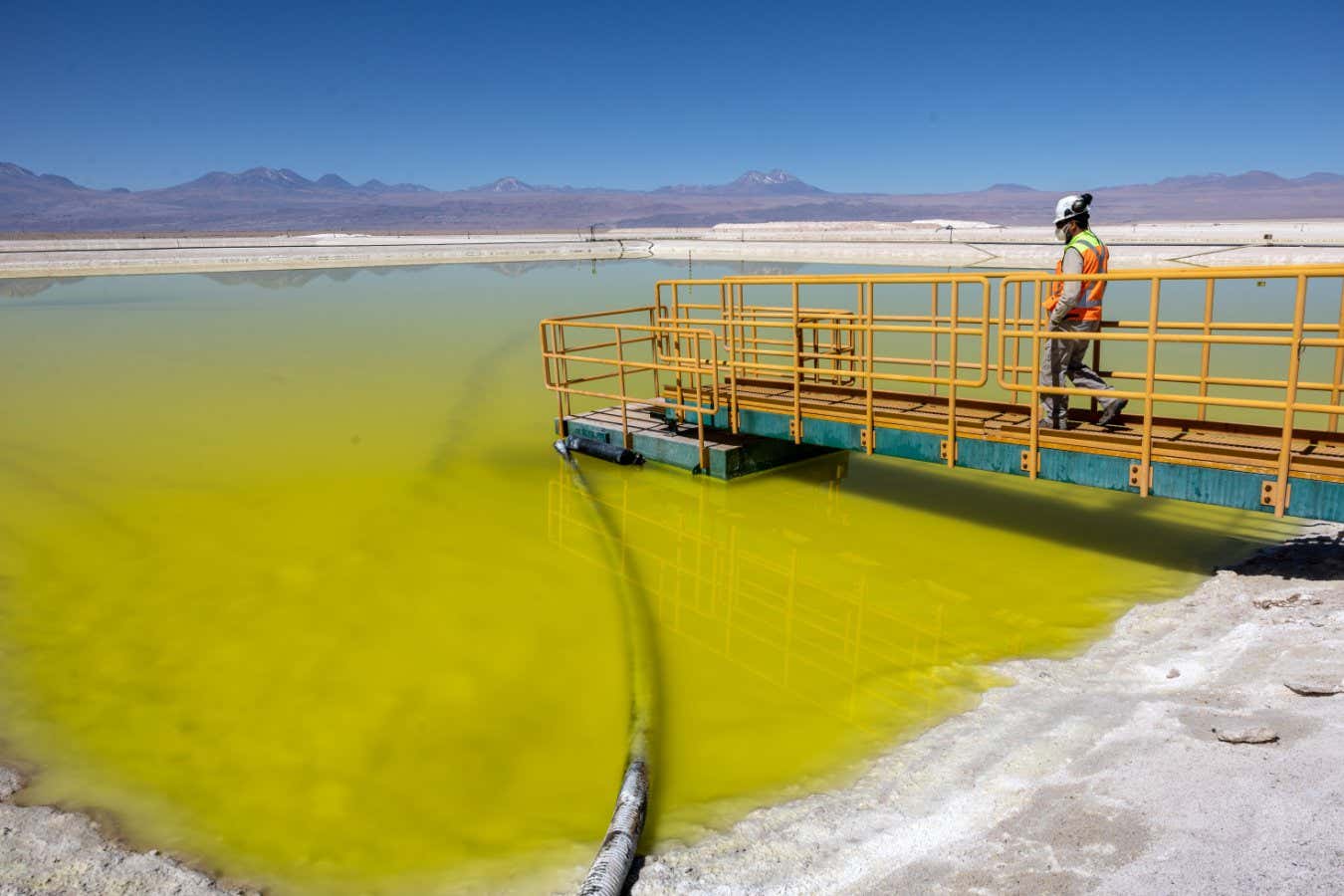 Sun-powered device extracts lithium without wrecking the environment
