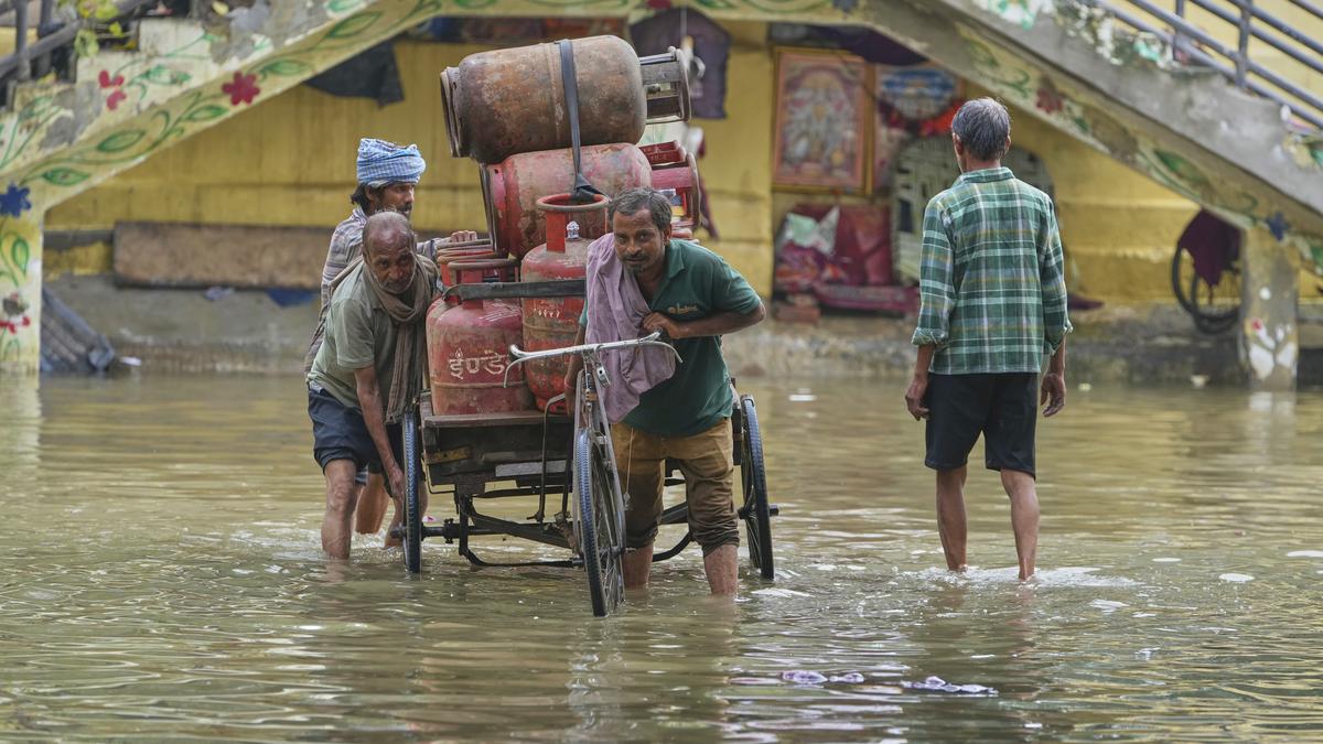 india-rains-live:-yamuna-continues-to-flow-above-danger-mark;-cloudburst-hits-naugaon-area-in-uttarkashi