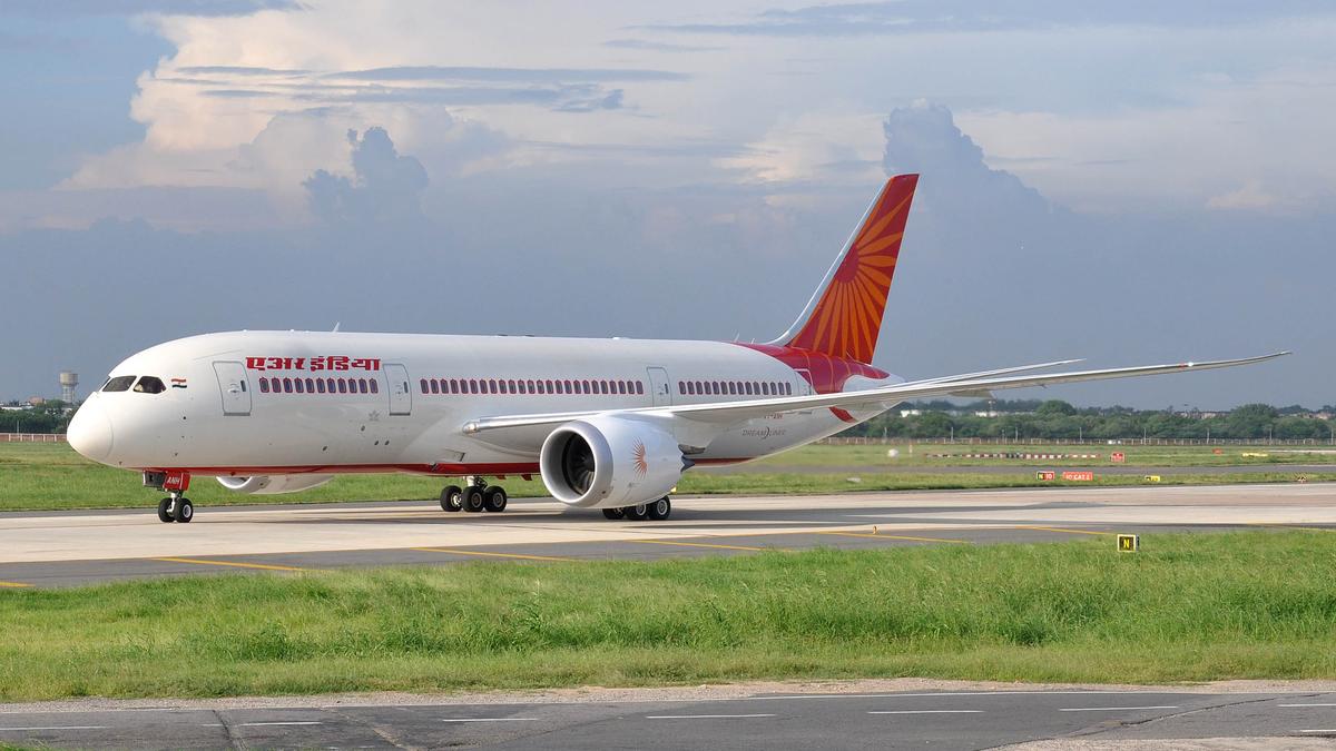 passengers-deplaned-from-air-india’s-singapore-bound-plane-at-delhi-airport-due-to-faulty-air-conditioning-system