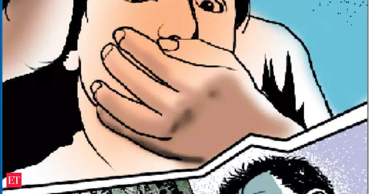 Ghaziabad: Kidnappers hold man hostage in car and loot his house after connecting with family over video call
