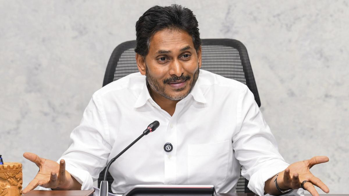 onion,-tomato-farmers-on-the-brink-amid-steep-fall-in-prices,-govt.-neglect,-says-ysrcp-chief-jagan
