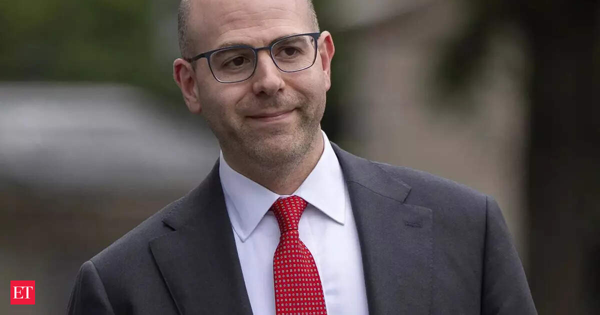 Fed for now avoids shock to independence after Lisa Cook ruling; Stephen Miran sworn in as governor