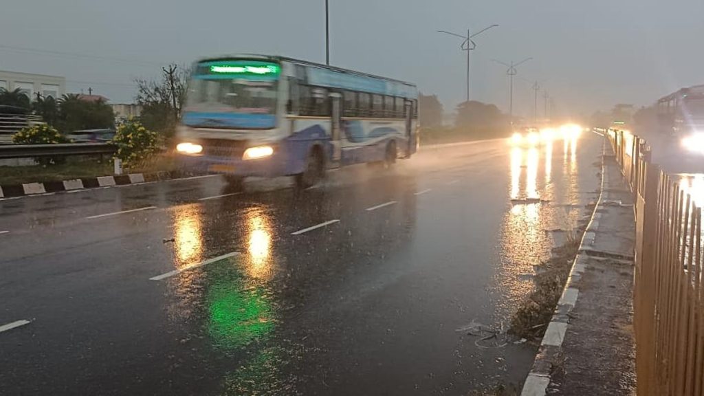 Light to Moderate Rains Expected in Tamil Nadu Until Sunday