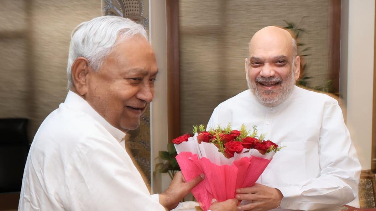 nitish-kumar-meets-amit-shah-in-patna