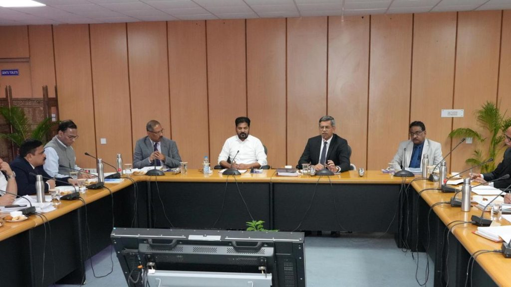 Telangana CM meets Chief Justice to discuss infrastructure needs, staff appointments in courts