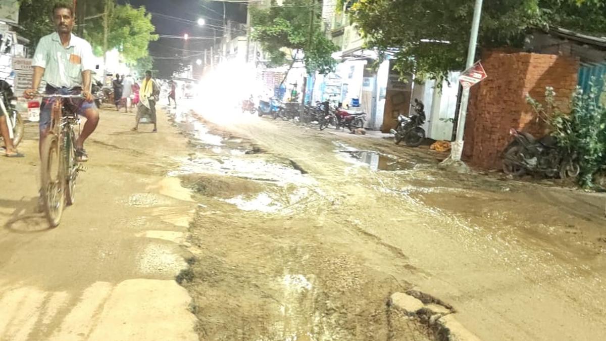 delays-in-repairing-roads-dug-up-for-gas-pipeline-irk-residents