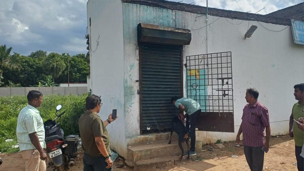 Burglars decamped with 900 liquor bottles, ₹45,000 cash stolen from Tasmac outlet